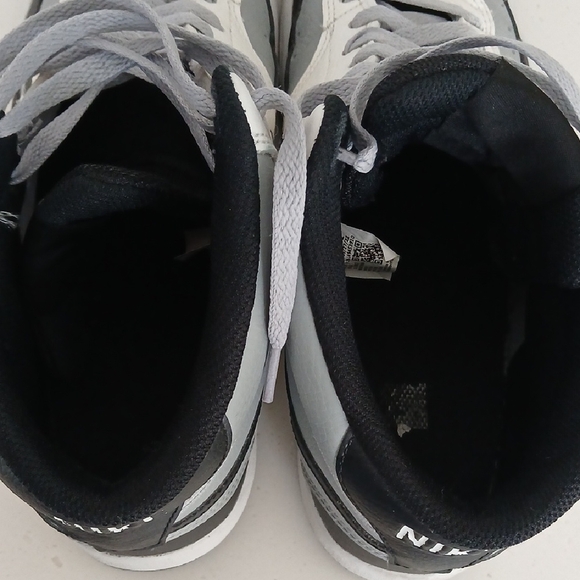 Nike Black and Gray Sneakers Court Vision - Picture 3 of 4